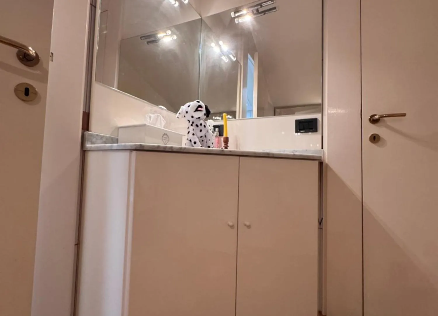 Villa Nuvola Suites 피오라노모데네세